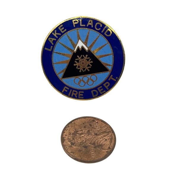 Vintage Lake Placid Fire Department Olympic Winter Games Enamel Pin Badge A536 - Picture 2 of 4